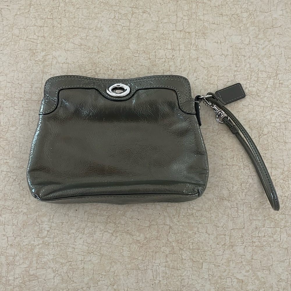 Coach Clutch - Silver/Grey
